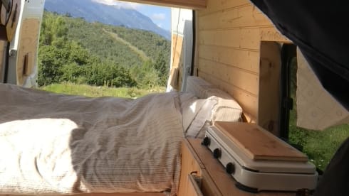 2p Ford bus from 2012