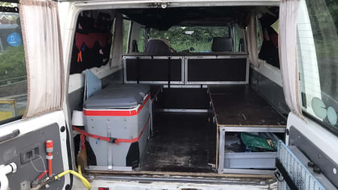 Unique camping cruiser 4x4 with roof tent