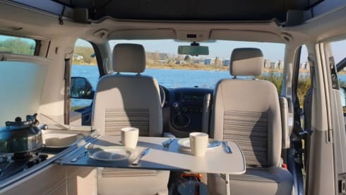 Roger – 4p Volkswagen campervan uit 2008