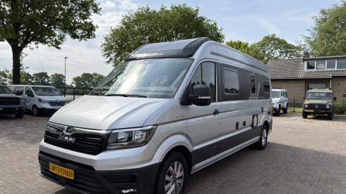 Making Memories 9 – 2024 Adria Mobil 680 SLX with 180Hp Automatic Skyview King of the Road