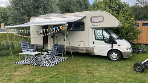 Familie / gezins camper  – Family camper with 7 sleeping places 