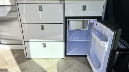 4p Volkswagen campervan uit 2021
