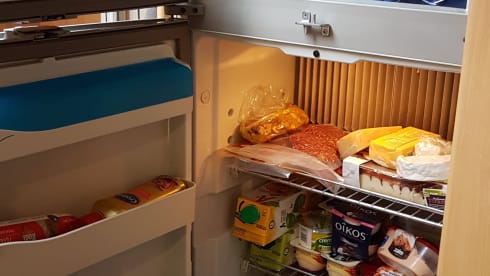 Comfortable camper with single beds and air conditioning