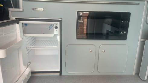 Dolly – 4 berth Volkswagen campervan from 2021