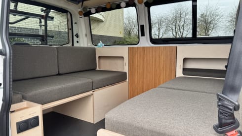 Ventje_CamperBuddy 2 – Ventje_Camper-Luxe VW T5 automatic - 5 seat belt places 