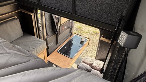 Landy – Land Rover campervan met 4 slaapplaatsen uit 2008
