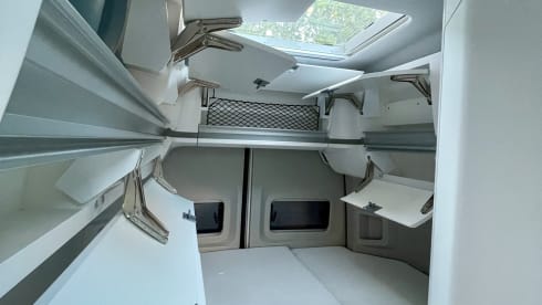 California Dreamer – VW Grand California for the adventurous family! (Vending machine)