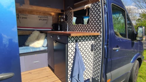 Super Grover  – Cool bus camper with unique interior