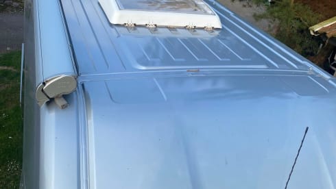 2-person Peugeot campervan from 2019