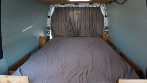 Pistachio – Mercedes Sprinter with large bed and extensive kitchen