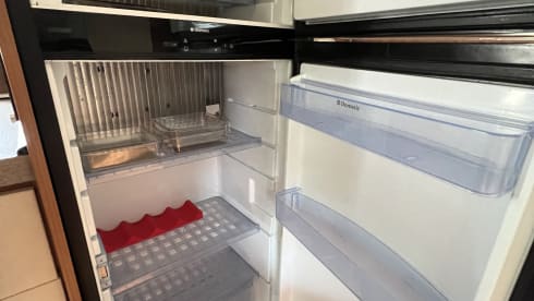 Doe een aanvraag!  – This camper (including rental account) is for sale! 