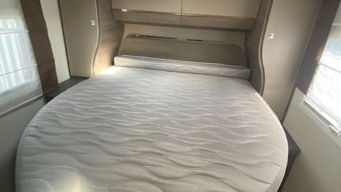 Titanium Luxury Auto – Lux Auto 4 Berth 