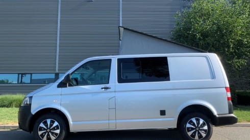 2p Volkswagen campervan uit 2015