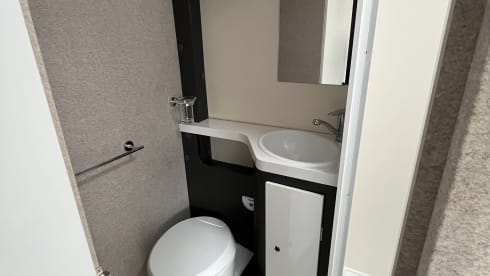 6p McLouis Glamys 320 alkoof bj 2024