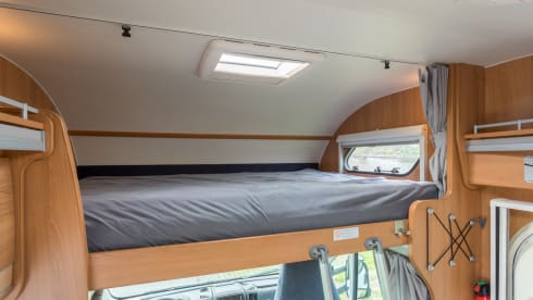 Dethleffs Advantage  – 4 person camper with bunk beds and air conditioning from 2011
