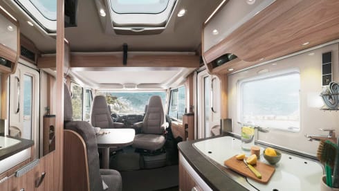 Enjoy Hymer Camper (2018) – 2p Hymer semi-integrated from 2018