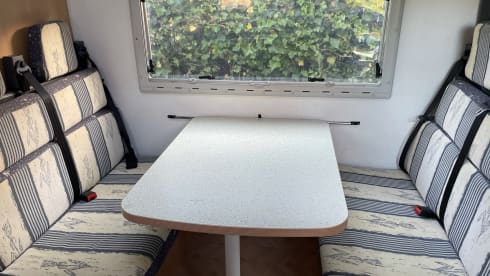 Coco  – 6 person family camper with air conditioning