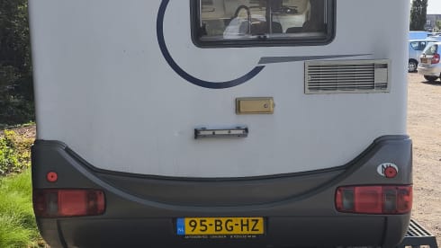 B544 – 6-seater Hymer integrated from 1999