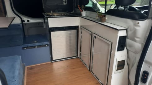 Compact bus camper with access to any city (Euro 5)