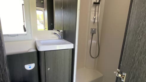 Luxurious new 6-person Roller Team Kronos Advance semi-integrated from 2024