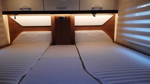 Top class, fresh, luxuriously equipped 4 pers. Burstner Iyseo.