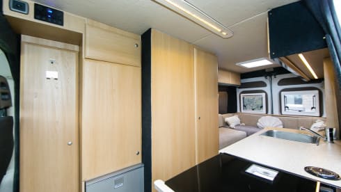 Lottie – Large 2 Berth Campervan
