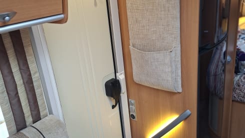 De Vrijbuiter – 2p Bürstner halbintegriert ab 2011