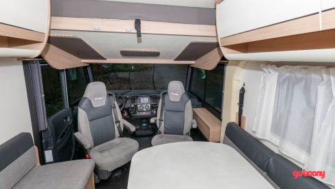 Droom op wielen – Nieuwe Luxueuze Integraal Familiecamper met 6 gordel plaatsen