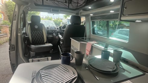 Jude – 4 berth Volkswagen LWB Campervan 2014 New Conversion 