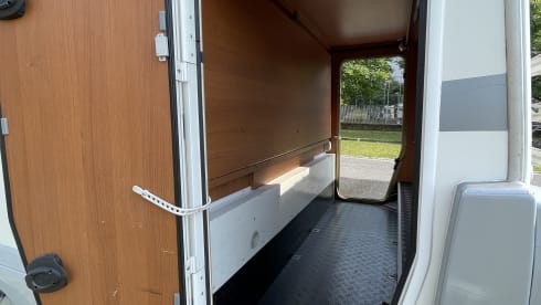 DUCA_57 – Elnagh Duke 57D: Experience the XL Adventure with the Comfort you expect.