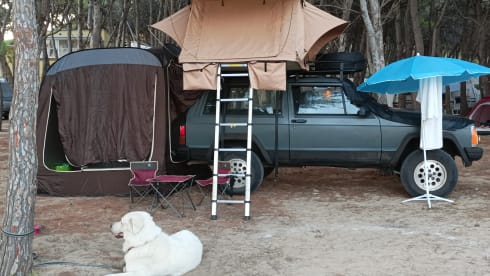 Fulvio Cherokee XJ – Roof tent 2 posti + 3 su Jeep Cherokee XJ 4x4