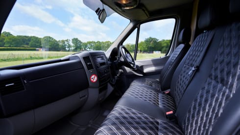 Silver Comet – 4 Berth Mercedes Sprinter Luxury Camper