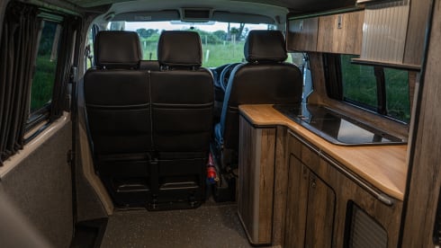 Nevis – Camper Volkswagen a 5 posti letto del 2018