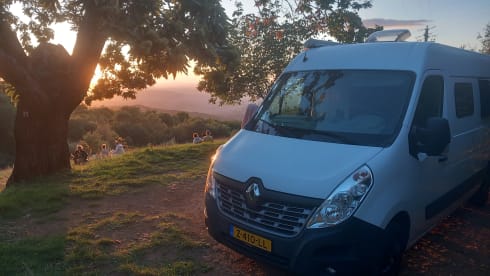 Renault-Bus mit 2 Sitzplätzen aus dem Jahr 2016