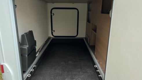 Wille – Automatic, Hymer Carado 4 person family camper, long beds! 