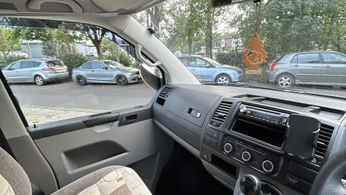 Vino – 4 berth Volkswagen T5 Hillside Camper conversion 2015