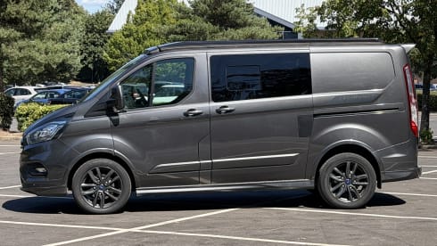 Midnight – Luxury Ford Transit Custom Pop-Top Camper | 4 Berth | Automatic