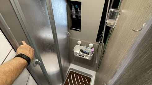 Challenger V217 Premium Edition