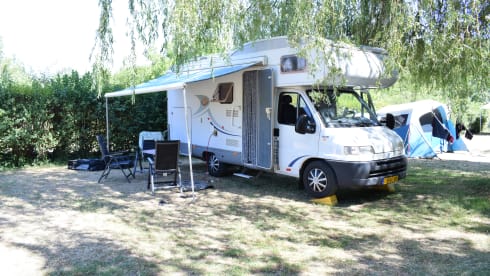 Heerlijke Familie Camper - 6p Dethleffs alcove uit 2001