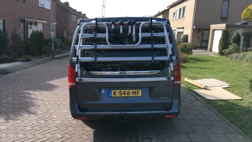 Mercedes-Benz 250D Marco Polo