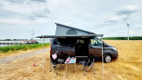 Nugget – Ford Nugget Plus 2023 with pop-up roof