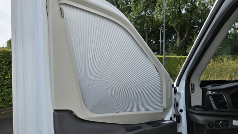 GLV50J – Luxury Modern 4-person Challenger 337GA Graphite ultimate