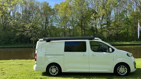 L-585-LJ – 4p Fixxter campervan from 2021