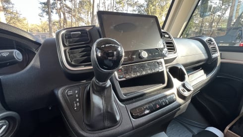 Weinsberg Caracore 700 meg – 4p Fiat integrated from 2024