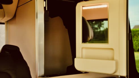 Witte Buscamper – Full Option Travel - Marco Polo '22