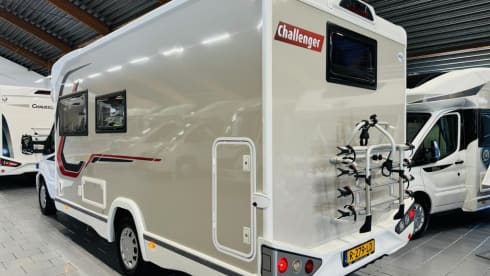 Challenger 380 automatic 4 persons