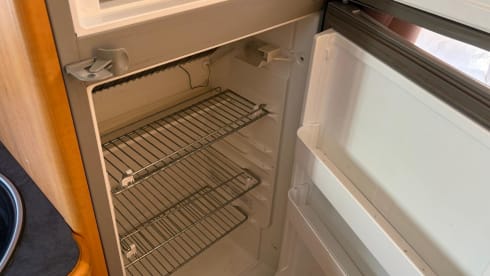 Cozy 4 person camper LMC Fiat Ducato alcove