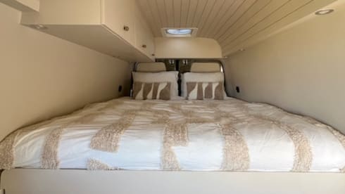 Luxurious and stylish converted Sprinter L4H3 from 2017