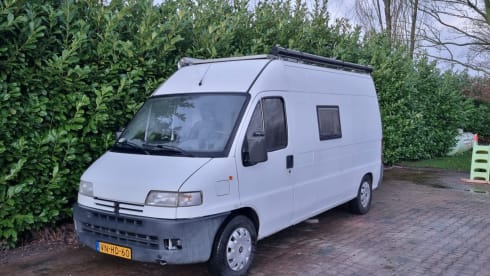2p Peugeot bus from 1996
