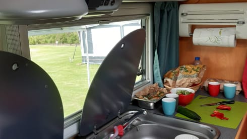 Complete and comfortable integral Knaus travel liner